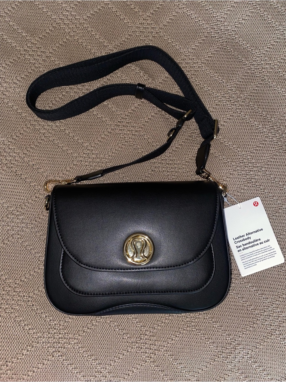 Lululemon cactus leather shoulder bag